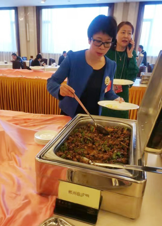 临武鸭 再登“两会”餐桌 1.jpg